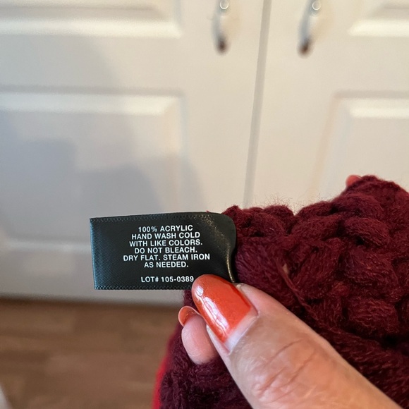 ♥️❤️ Chunky knit scarf. 🧣 gently used. ♥️❤️ - Picture 4 of 4